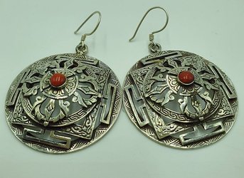 Silver earings - vajra with ruby stone