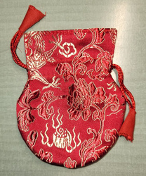 Woreczek na male - czerwony w kwiaty