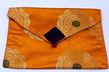 Etui for meditation books.