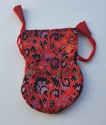 Woreczek na male - czerwony w kolorowe wzory