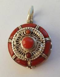 Pendant silver and coral