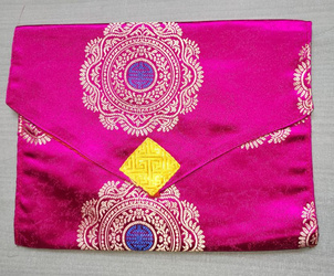 Etui for meditation leaflet - pink colour