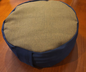Cushion fo meditation brown and black