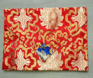 Etui for meditation leaflet - red colour